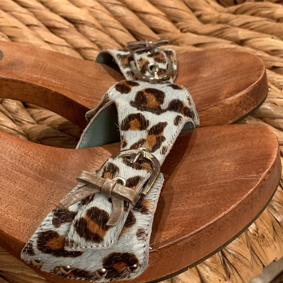 BRAND NEW - Hair on Hide - Low pump heels - Size 8 - Picture 2 of 4